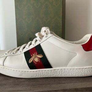 Gucci Ace Leather Sneakers with Red and Green Accents - Woman’s